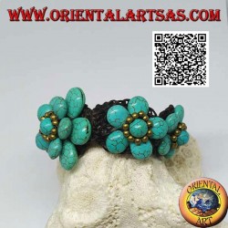 Bracelet souple avec cinq fleurs en pâte turquoise et boules en laiton doré