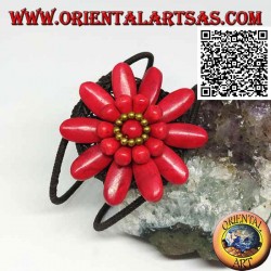 Verstellbares starres Armband mit großem Gänseblümchen in Korallenpaste und goldbeschichteten Messingkugeln (Makramee)