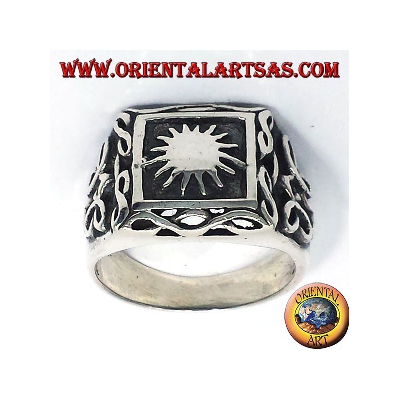Bague en argent avec le soleil