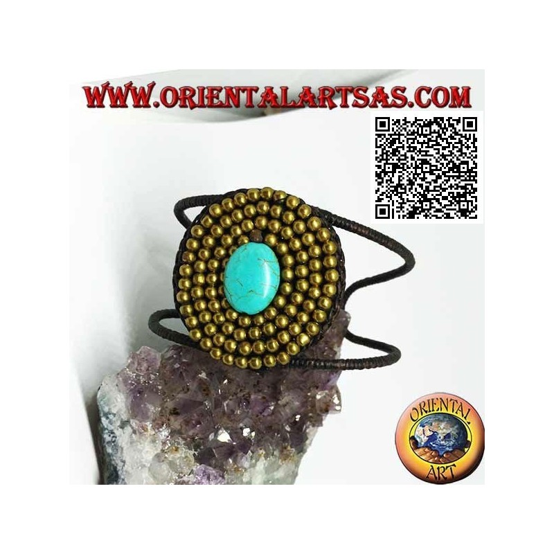 Verstellbares starres Armband mit ovaler Türkispaste, umgeben von Kugeln aus vergoldetem Messing (Makramee)