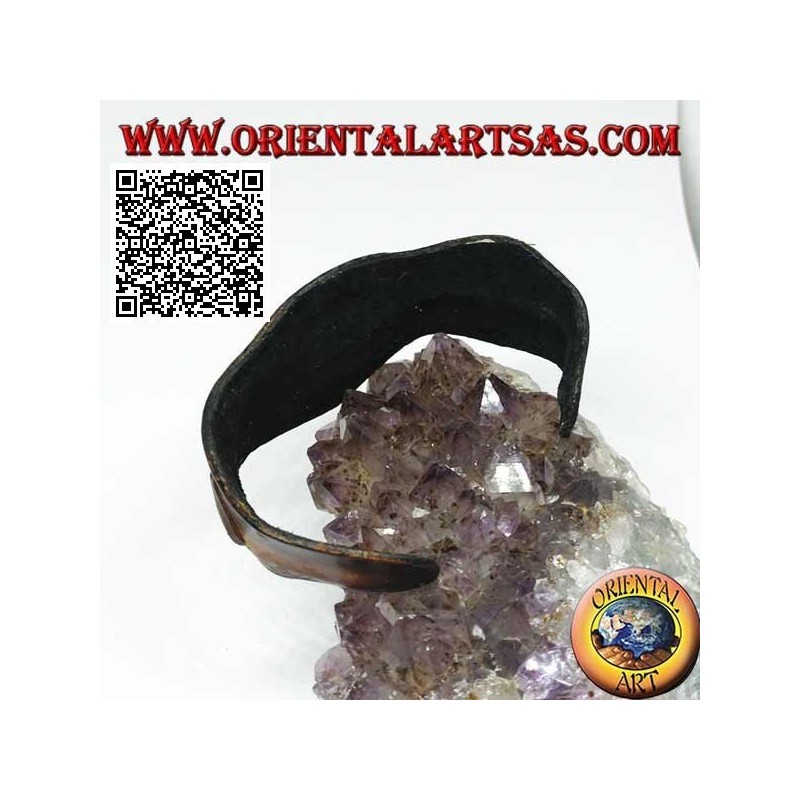 Brazalete rígido ajustable con procesamiento central ovalado de cuero turquesa y bicolor