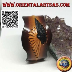 Verstellbares starres Armband mit zweifarbig geprägtem Leder