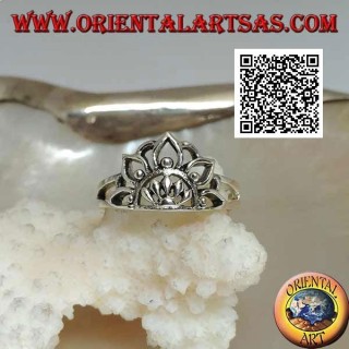 Anello in argento fior di loto con mezzo sole al centro (simbolo di purezza e rinascita)