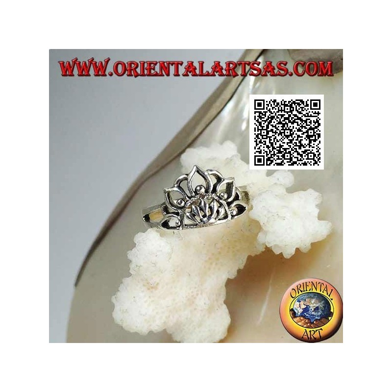 Anello in argento fior di loto con mezzo sole al centro (simbolo di purezza e rinascita)