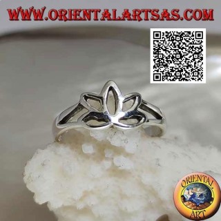 Bague en argent lisse, la petite fleur de lotus ajourée (symbole de pureté)