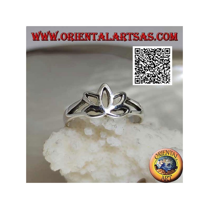 Anillo de plata lisa, la flor de loto pequeña y calada (símbolo de pureza)