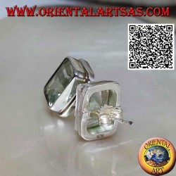 Pendientes lóbulos de plata con aguamarina natural rectangular (corte carré) en un engaste de borde liso