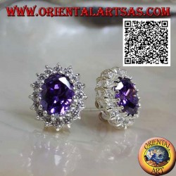 Silberlappenohrringe mit ovalem synthetischem Amethyst, umgeben von weißen Zirkonen