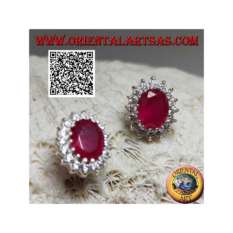 Boucles d'oreilles lobe en argent avec rubis naturel ovale entouré de zircons blancs