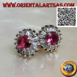 Boucles d'oreilles lobe en argent avec rubis synthétiques ronds sertis de zircons blancs coupés baguette