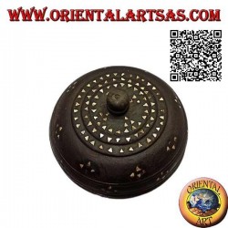 Round box with foot made by hand in mahogany wood and inlaid with mother of pearl (Lombok)