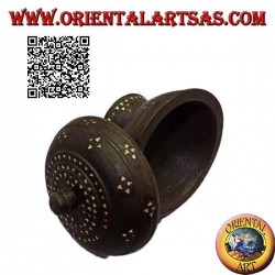 Round box with foot made by hand in mahogany wood and inlaid with mother of pearl (Lombok)