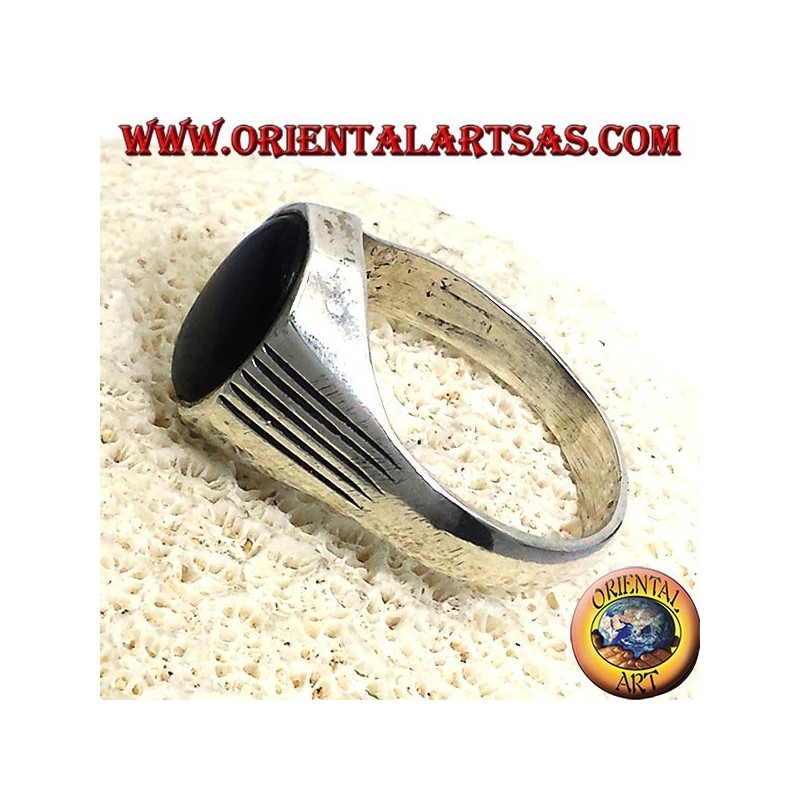 anneau avec des lignes d'argent, Onyx Oval