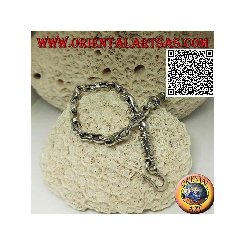 Bracciale in argento morbido a catena ad anelli ed ovali stretti al centro alternati e chiusura incisa