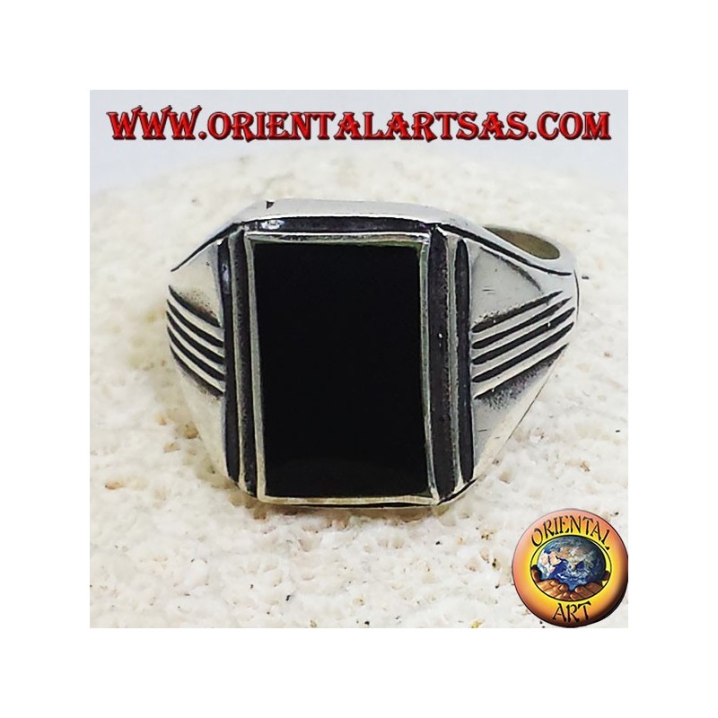 Bague en argent avec onyx rectangulaire
