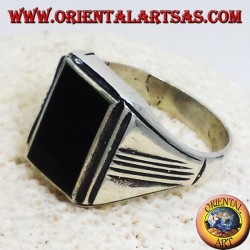 Bague en argent avec onyx rectangulaire