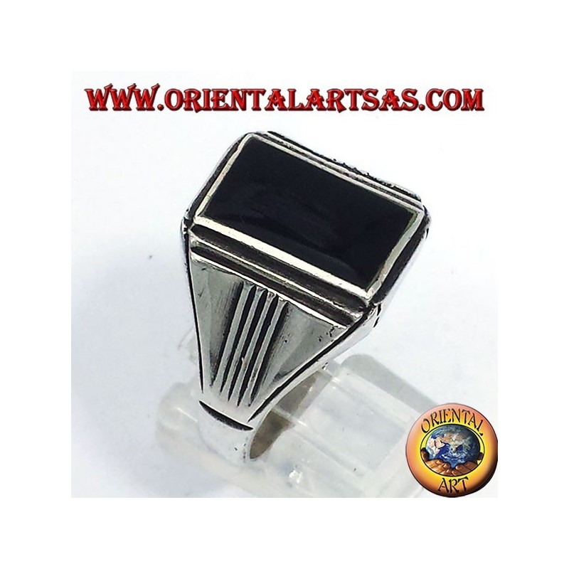 Bague en argent avec onyx rectangulaire