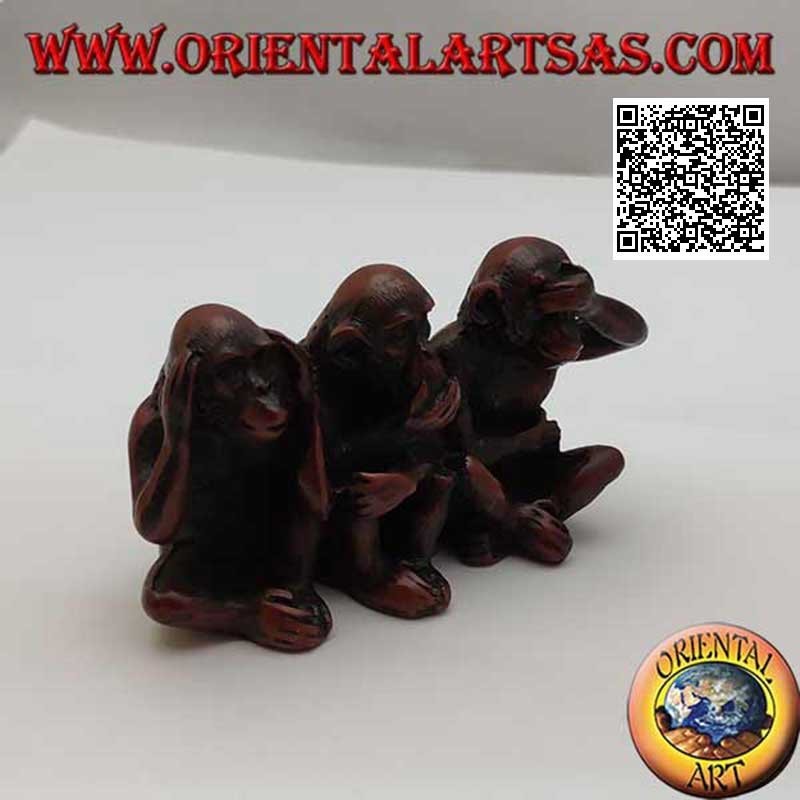 Sculpture of the three wise monkeys representing the proverb "I do not see, I do not hear and I do not speak" in resin