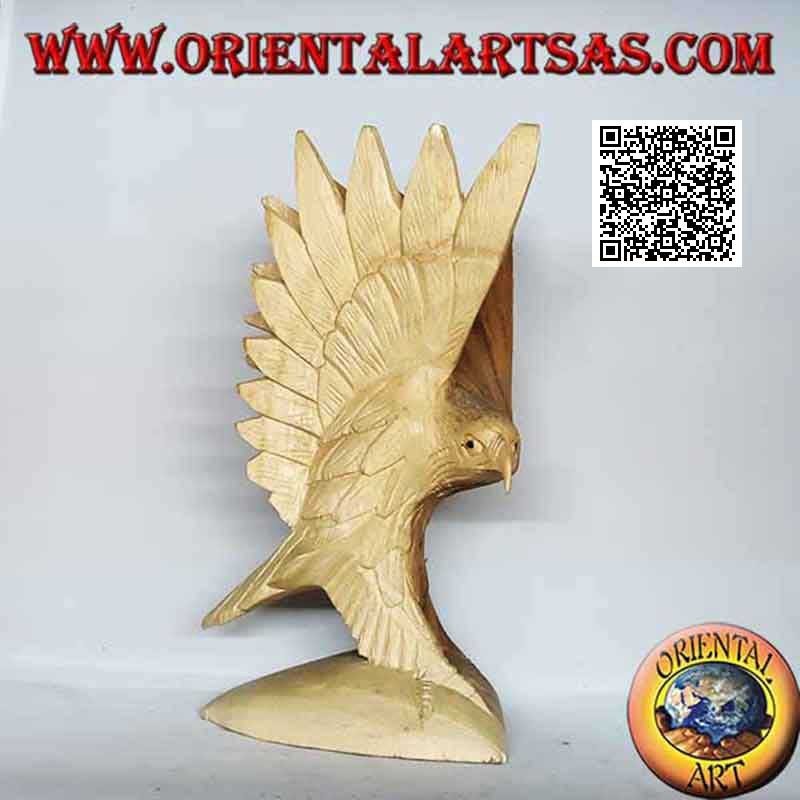 Sculpture de l'aigle royal aux ailes déployées debout en bois de suar de 23 cm