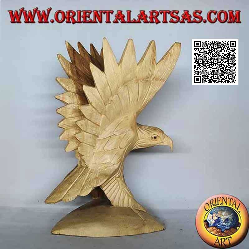 Sculpture de l'aigle royal aux ailes déployées debout en bois de suar de 23 cm