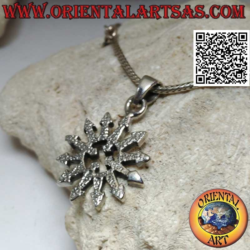 Silver pendant, multidirectional arrows in circle (wind rose of arrows)