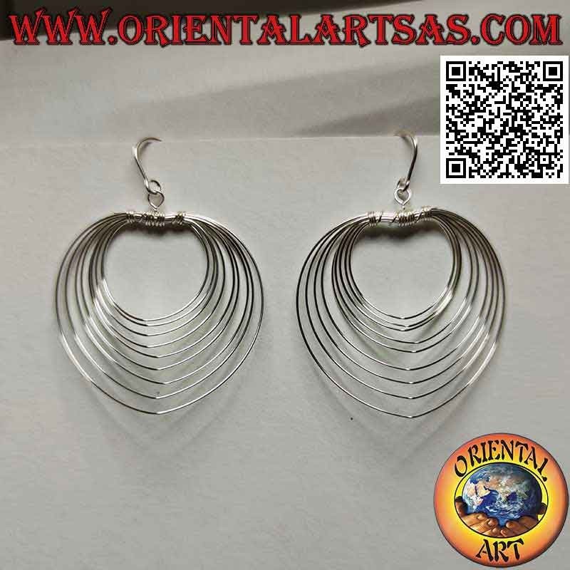 Orecchini in argento con fili paralleli a cuore pendenti