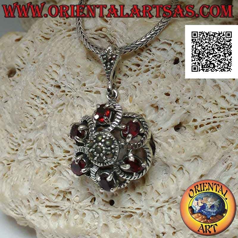 Pendentif en argent avec dôme hexagonal parsemé de marcassite avec six grenats naturels sertis