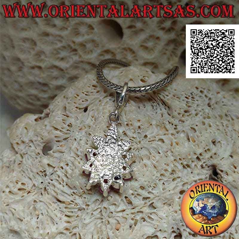 Ciondolo in argento, fiore di sei rubini naturali incastonati a semicerchio e petali e centro di marcassite