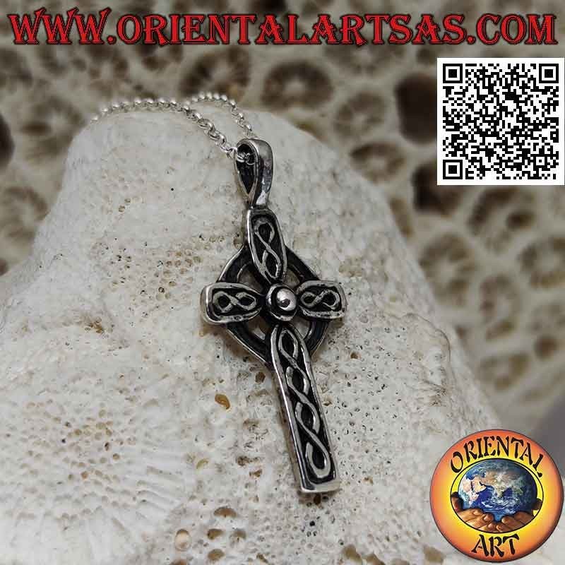 Ciondolo in argento, croce celtica con simbolo dell'infinito in bassorilievo