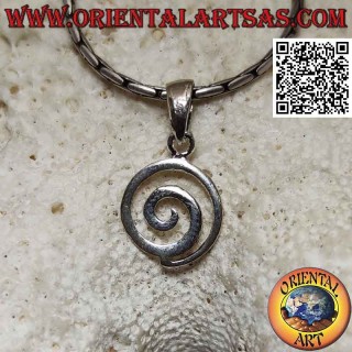 Kleiner glatter silberner Anhänger in Spiralform