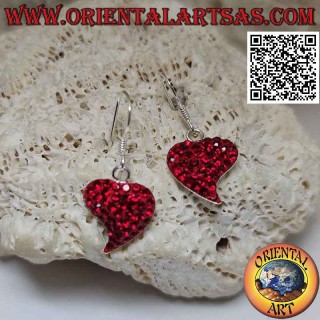 Boucles d'oreilles en argent, cœur à pointe allongée parsemée de micro-strass rouges