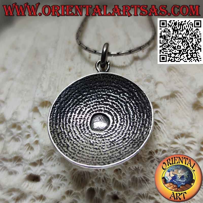 Colgante de plata, el reloj de sol de los antiguos