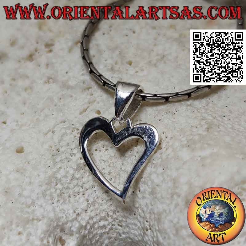 Ciondolo in argento, contorno di un cuore asimmetrico liscio (a)