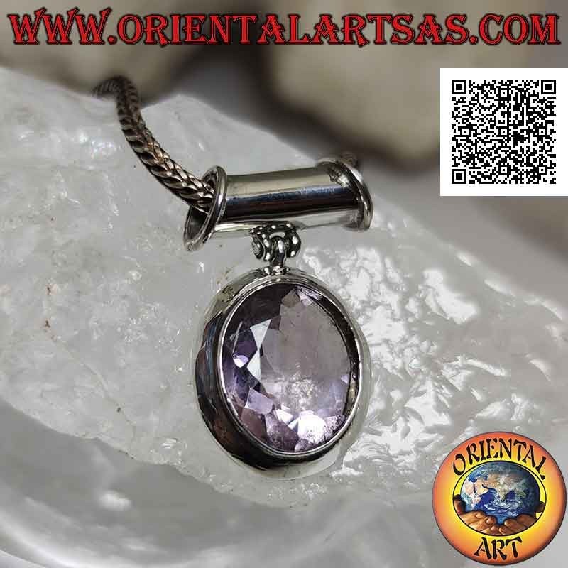 Silberanhänger mit großem natürlichen ovalen facettierten Amethyst auf glattem Rahmen und beweglichem Rohrhaken