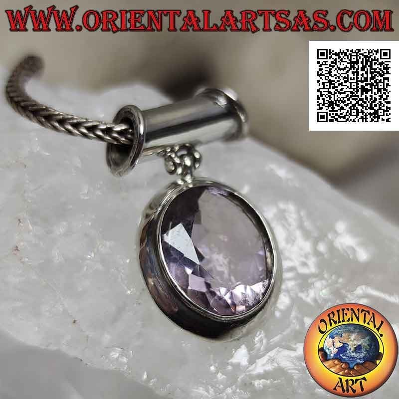 Pendentif en argent avec grande améthyste facettée ovale naturelle sur cadre lisse et crochet tubulaire mobile