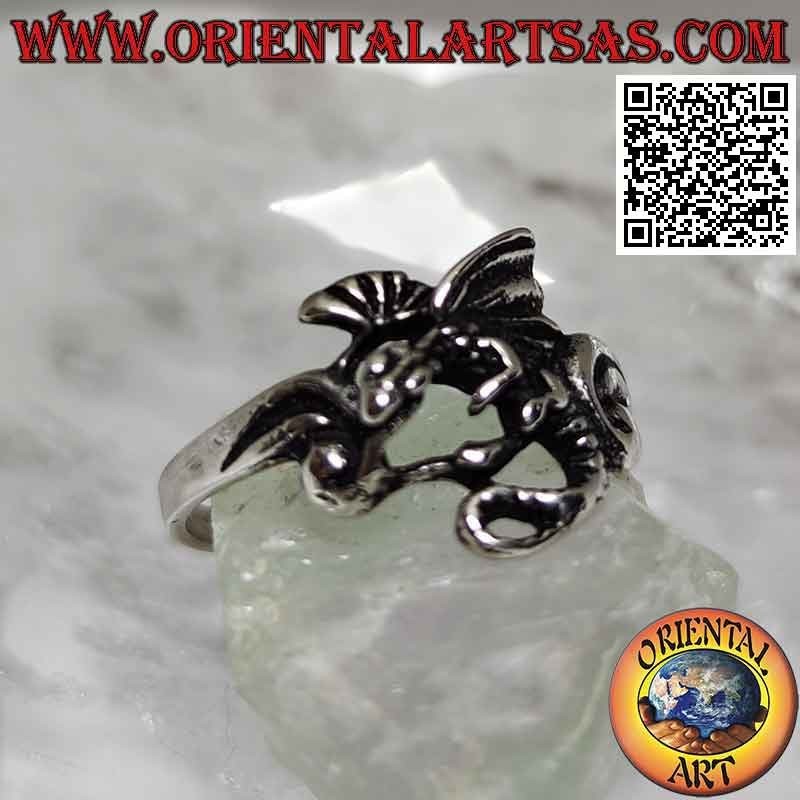 Bague en argent avec dragon de basilic en vol de profil