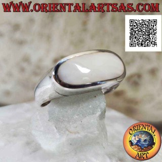 Glatter Silberring mit erhabenem horizontalem ovalem Perlmutt