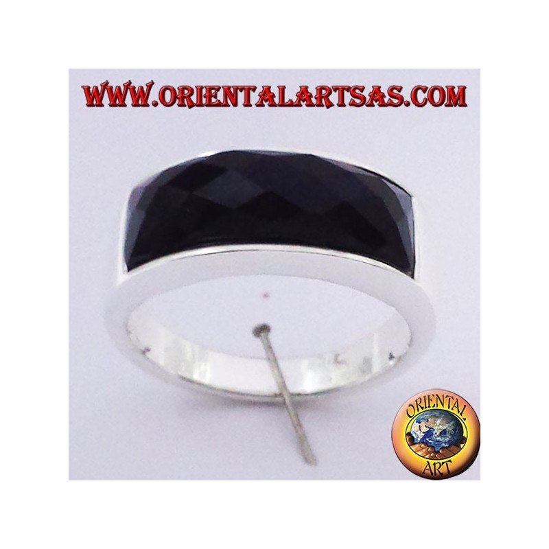 Bague en argent avec la courbe facettes onyx