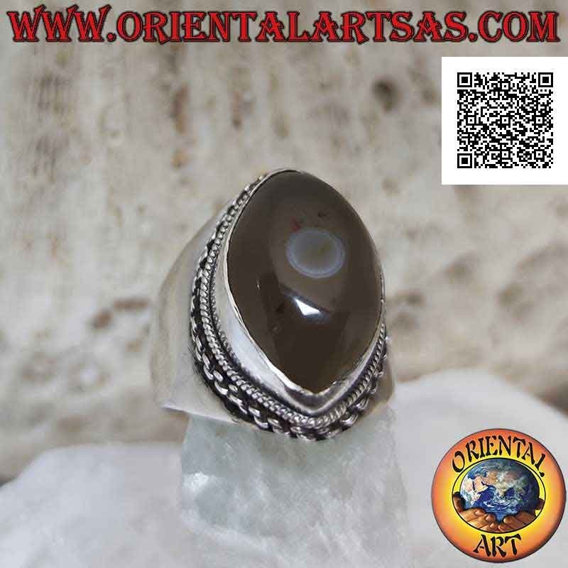 Bague en argent avec agate oeil de Shiva grisâtre avec navette et bord de chaîne sur monture lisse (f)