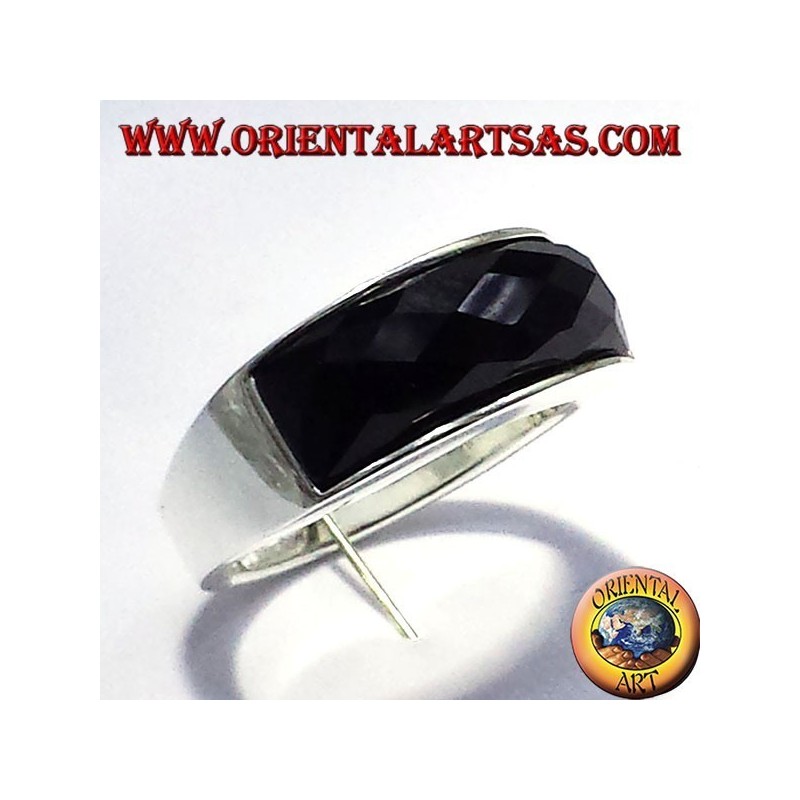 Bague en argent avec la courbe facettes onyx