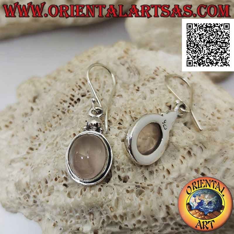 Silberohrringe mit ovalem Cabochon-Rosenquarz auf glatter Fassung mit hervorstehender Kante