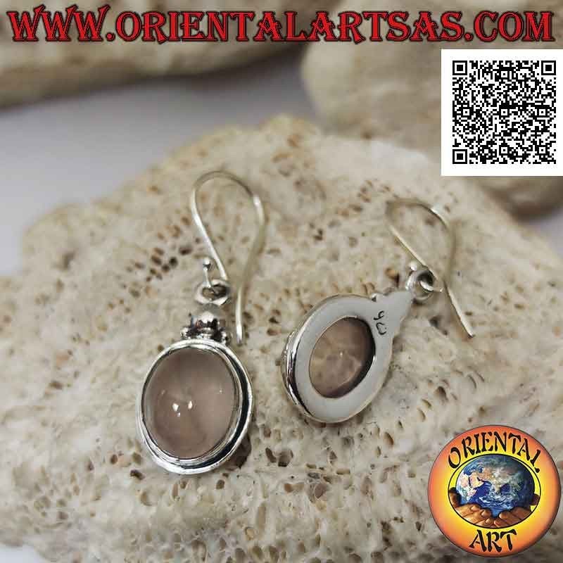 Boucles d'oreilles en argent avec quartz rose ovale cabochon sur monture lisse avec bord saillant