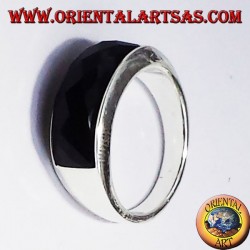 Bague en argent avec la courbe facettes onyx