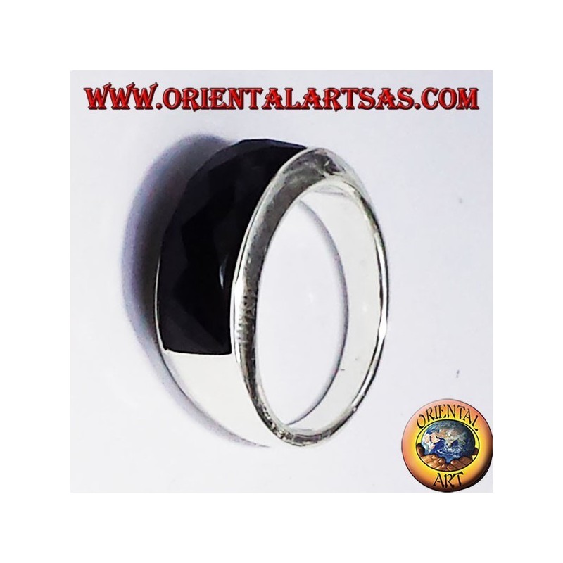 Bague en argent avec la courbe facettes onyx