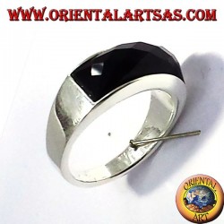 Bague en argent avec la courbe facettes onyx