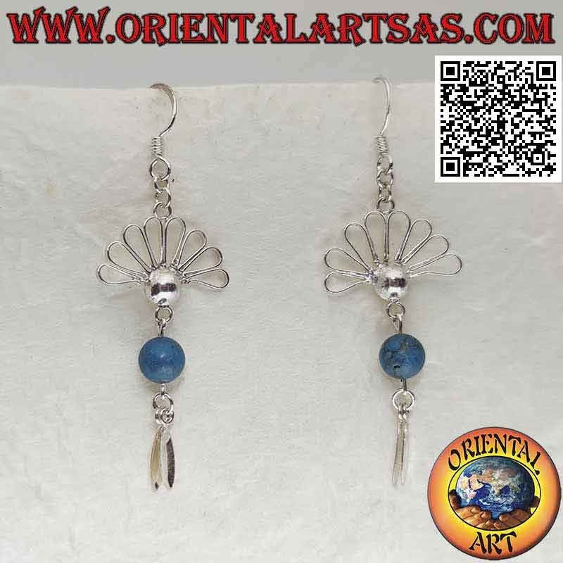 Orecchini in argento con parte di margherita e perla turchese con pendenti