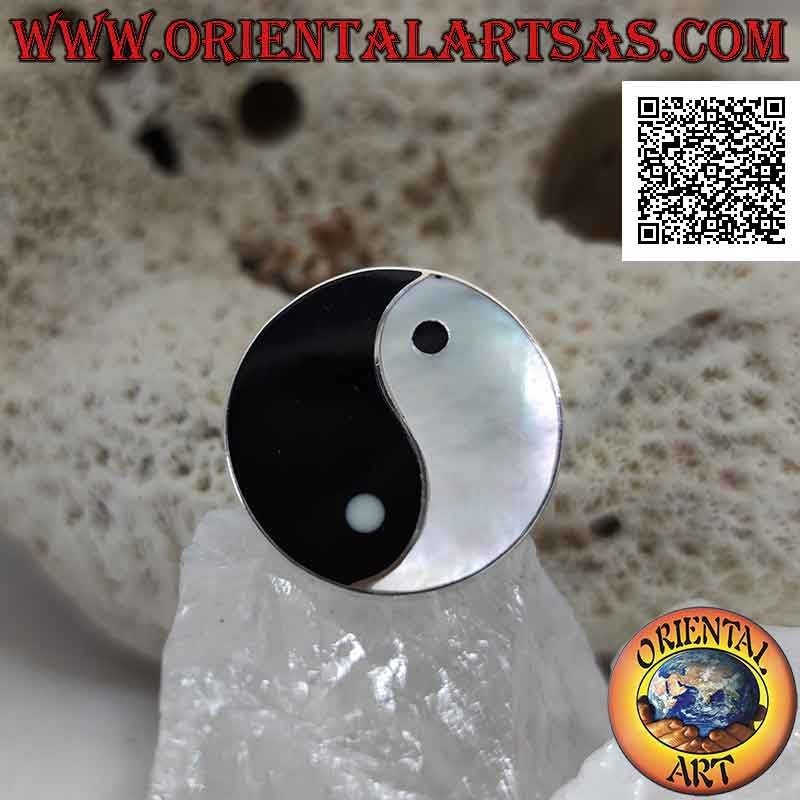 Adjustable silver ring with yin yang of mother of pearl and round and flat onyx and edge wire