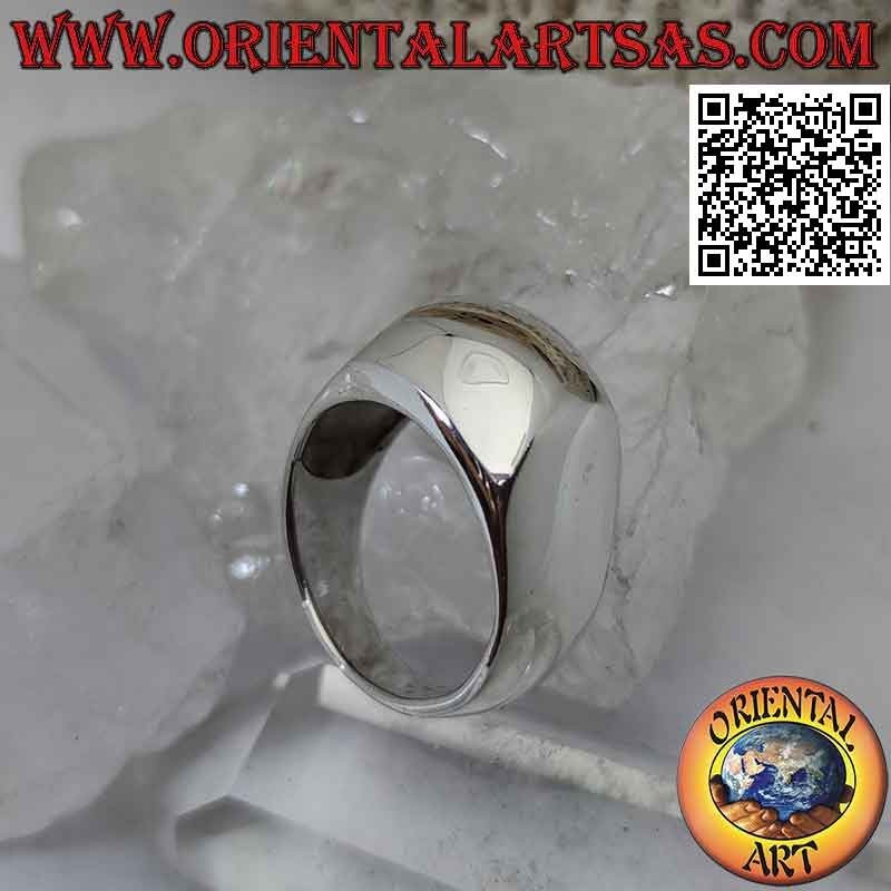 Smooth silver ring with rounded rise on the front