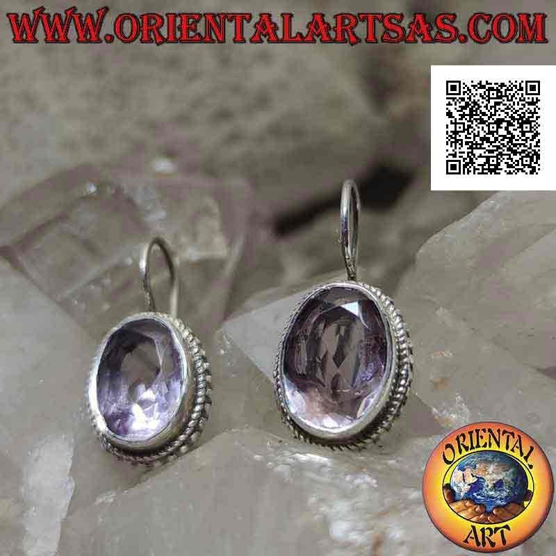 Silberohrringe mit natürlichem ovalem facettiertem klarem Amethyst, umgeben von Webart