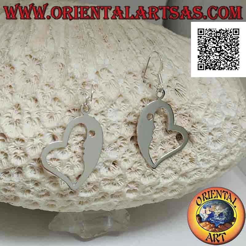 Orecchini in argento a monachella a forma di cuore pendente con mezzaluna su un lato